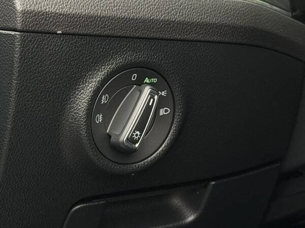 2022 Skoda Superb — Miniatură 12