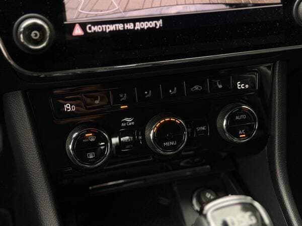 2022 Skoda Superb — Miniatură 10