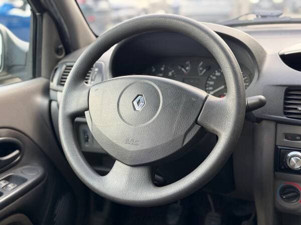 2011 Renault Symbol — Miniatură 9