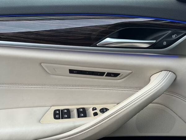 2018 BMW 530e — Miniatură 17