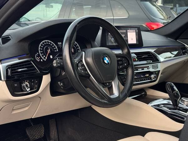 2018 BMW 530e — Miniatură 8