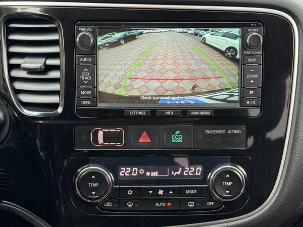2013 Mitsubishi Outlander — Miniatură 12