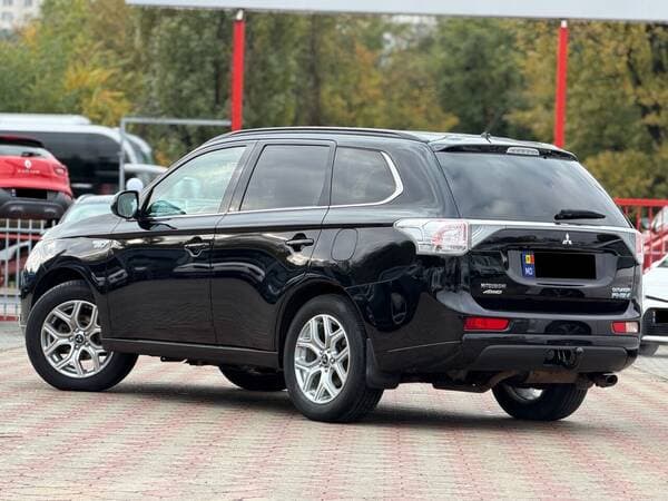 2013 Mitsubishi Outlander — Miniatură 3