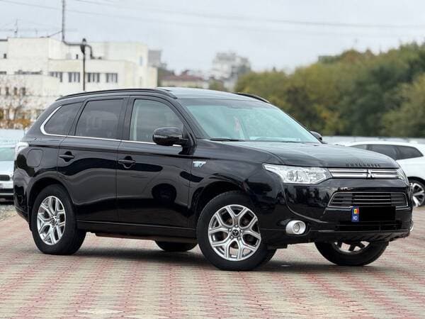 2013 Mitsubishi Outlander — Miniatură 2