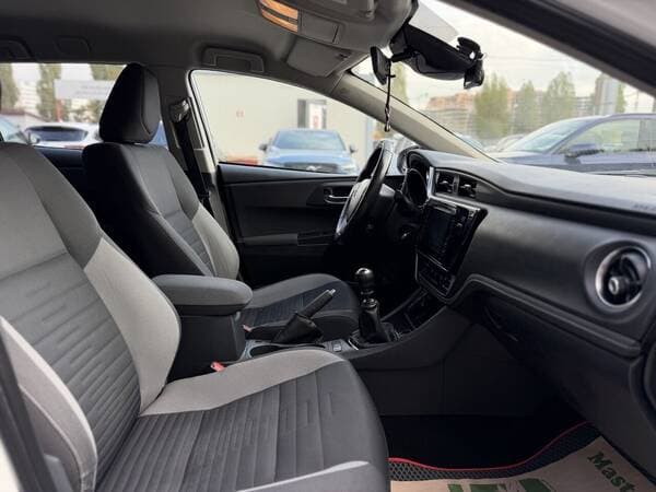 2018 Toyota Auris — Miniatură 6