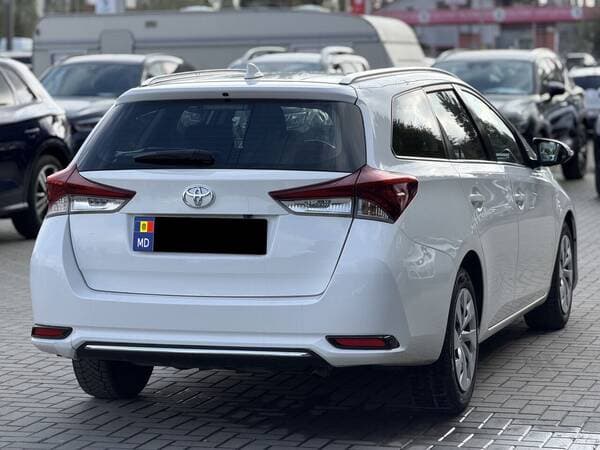 2018 Toyota Auris — Miniatură 3