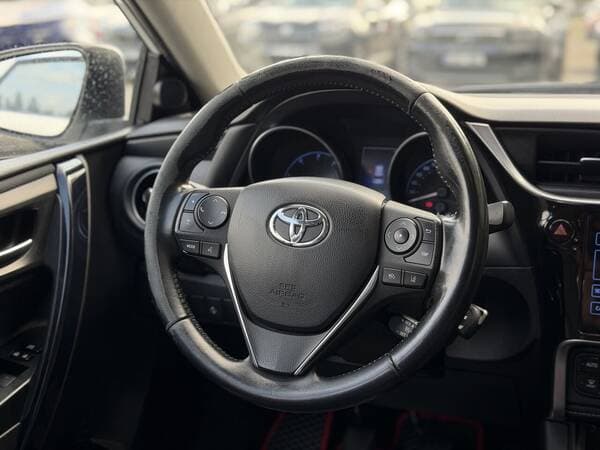 2018 Toyota Auris — Miniatură 8