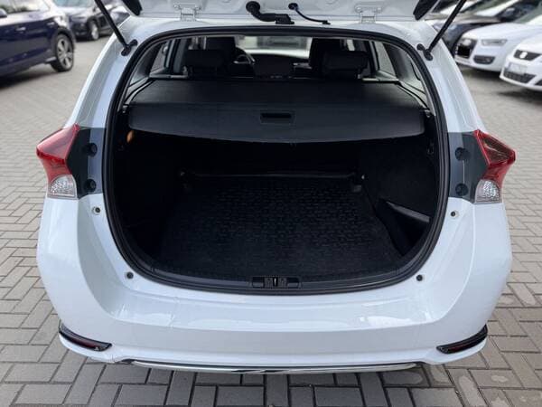 2018 Toyota Auris — Miniatură 16