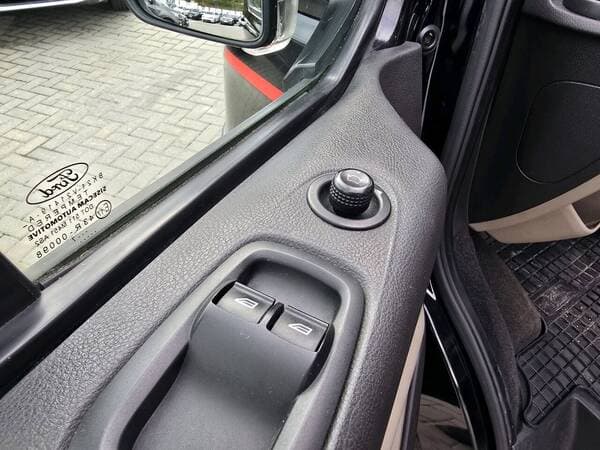 2017 Ford Transit — Miniatură 16