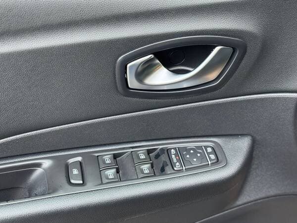 Renault Captur 2018 — Миниатюра 14