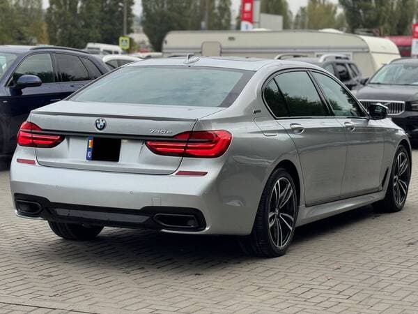 2017 BMW 740 — Miniatură 3