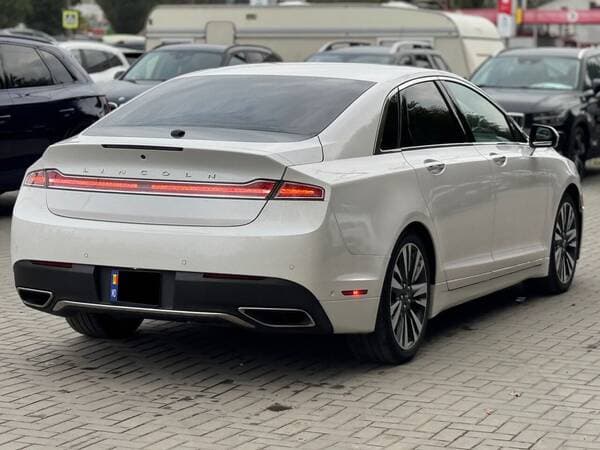 2019 Lincoln MKZ — Miniatură 3