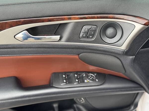 2019 Lincoln MKZ — Miniatură 16