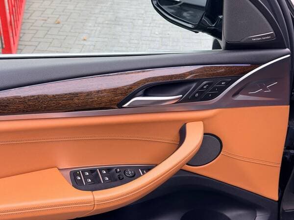 BMW X3 3.0i 2019 — Миниатюра 12