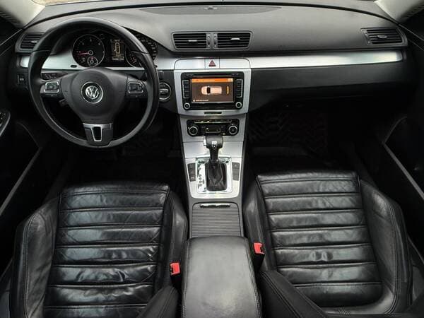 2010 Volkswagen Passat — Miniatură 7