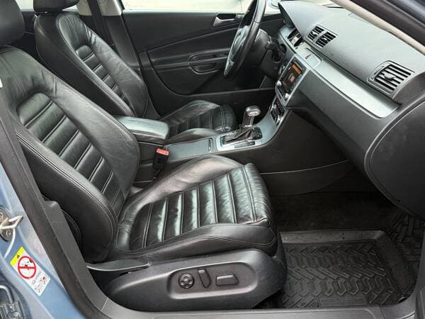2010 Volkswagen Passat — Miniatură 6