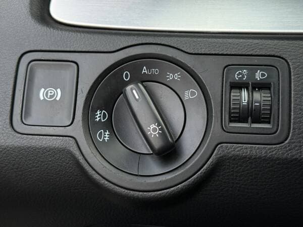 2010 Volkswagen Passat — Miniatură 14