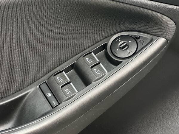 2015 Ford Focus — Miniatură 13