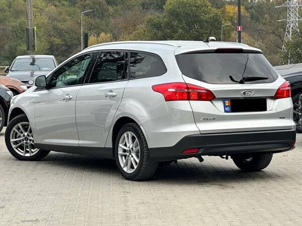 2015 Ford Focus — Miniatură 4
