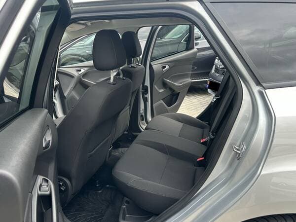 2015 Ford Focus — Miniatură 14