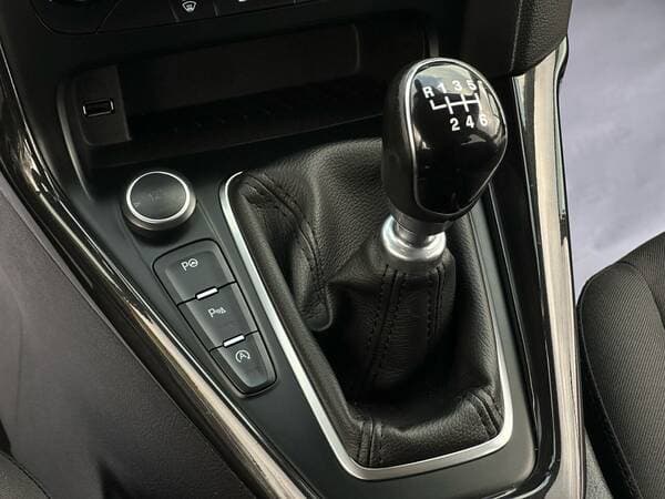 2017 Ford Focus — Miniatură 11