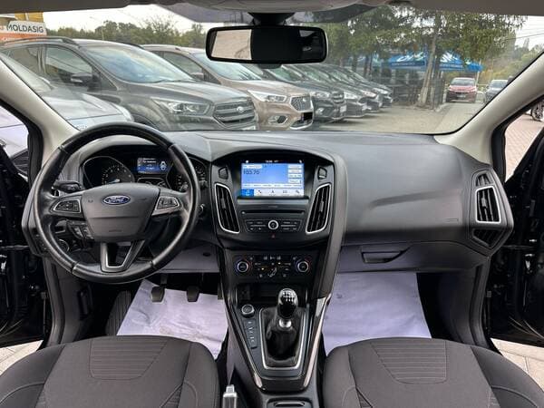 2017 Ford Focus — Miniatură 6