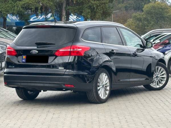 2017 Ford Focus — Miniatură 3