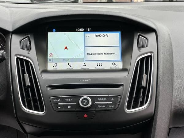 2017 Ford Focus — Miniatură 9
