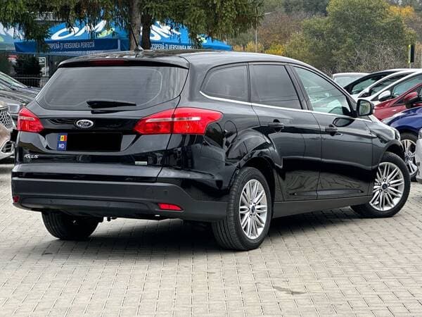 2017 Ford Focus — Miniatură 3