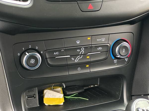 2017 Ford Focus — Miniatură 10