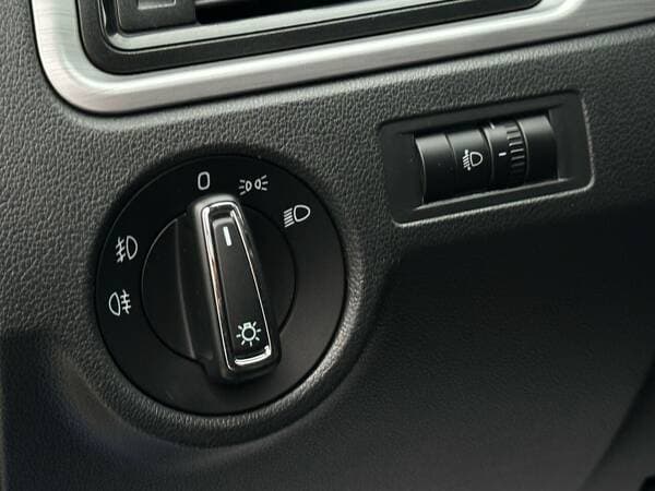 2016 Skoda Rapid — Miniatură 12
