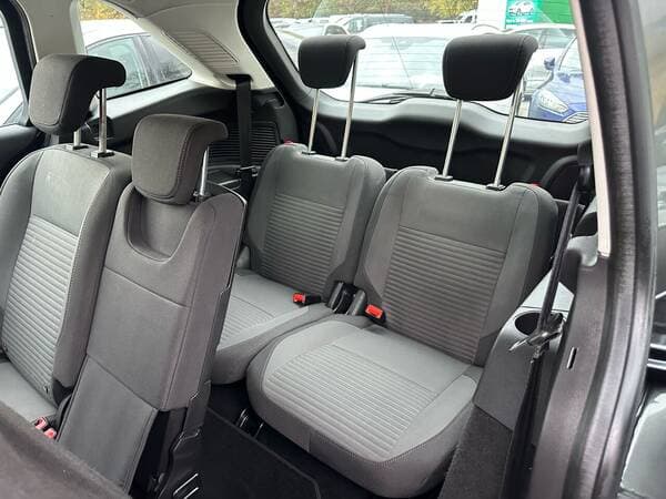 2017 Ford Grand C-MAX — Miniatură 18
