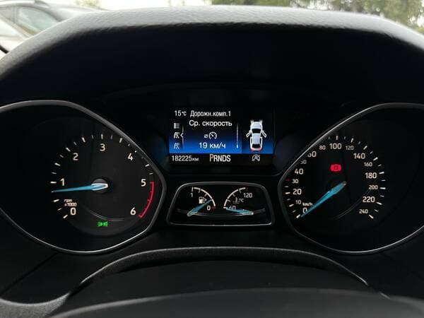 2017 Ford Focus — Miniatură 7