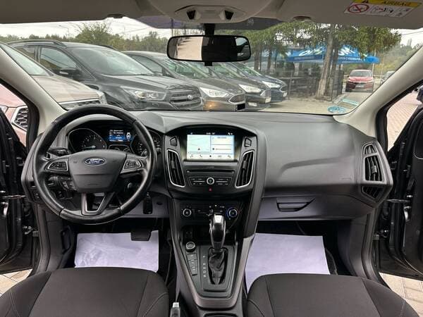 2017 Ford Focus — Miniatură 6