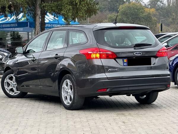 2017 Ford Focus — Miniatură 4