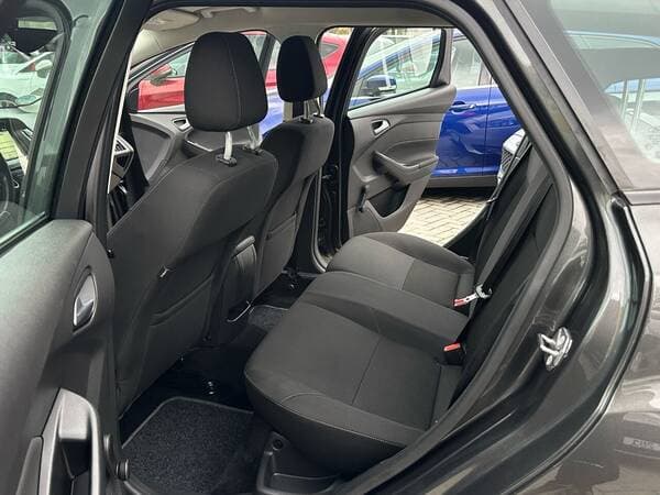 2017 Ford Focus — Miniatură 14