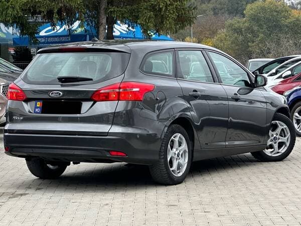 2017 Ford Focus — Miniatură 3