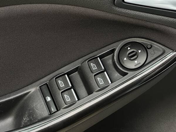 2016 Ford Focus — Miniatură 13