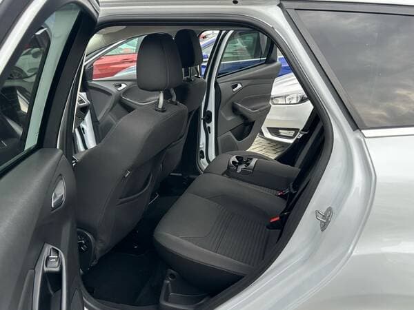 2016 Ford Focus — Miniatură 14