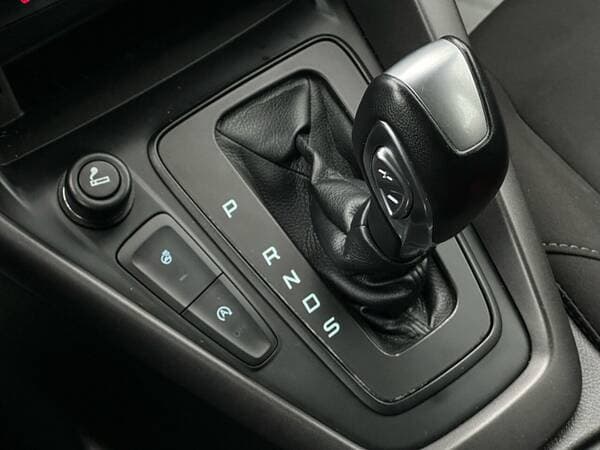 2018 Ford Focus — Miniatură 14