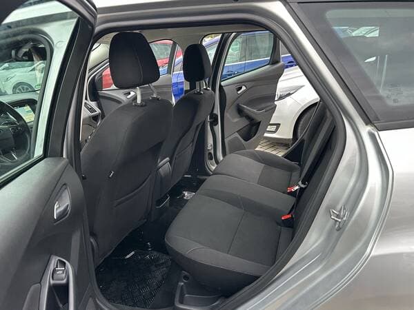 2018 Ford Focus — Miniatură 17