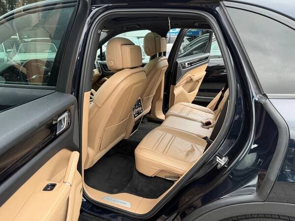 2018 Porsche Cayenne — Miniatură 18