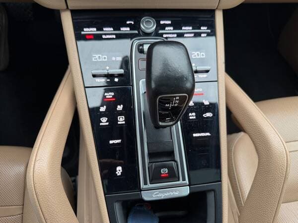 2018 Porsche Cayenne — Miniatură 13