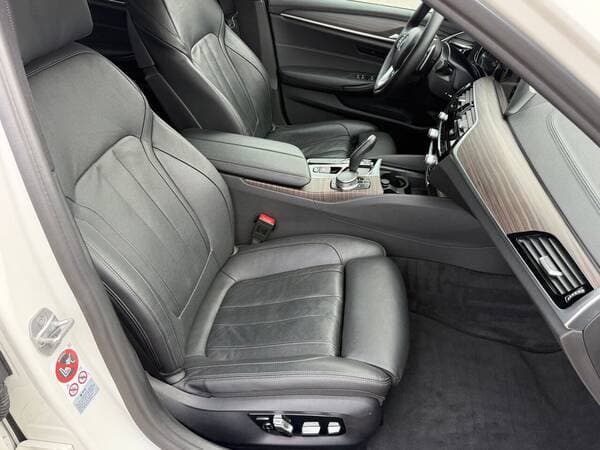 2017 BMW 530 — Miniatură 8