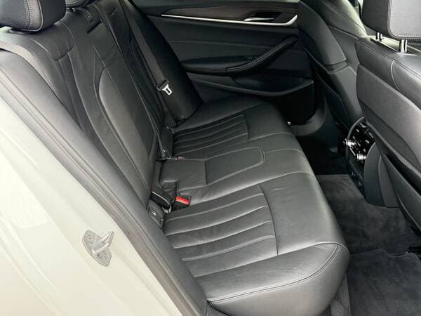2017 BMW 530 — Miniatură 21