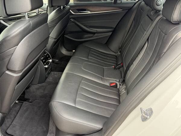 2017 BMW 530 — Miniatură 20
