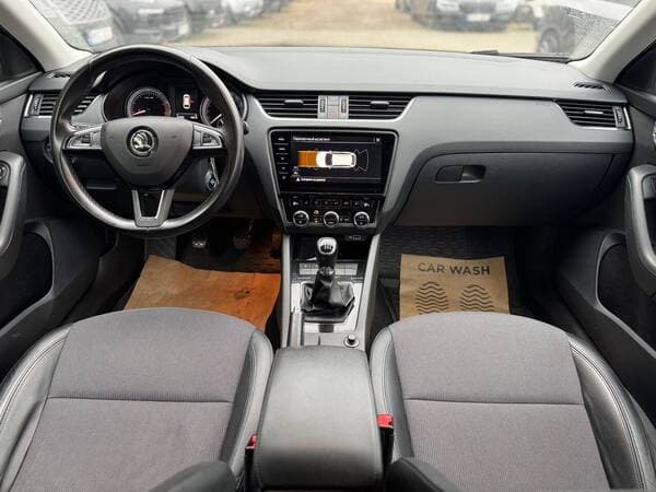 2019 Skoda Octavia — Miniatură 7