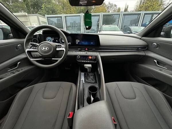 2024 Hyundai Elantra — Miniatură 9