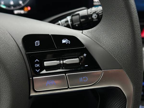 2024 Hyundai Elantra — Miniatură 12