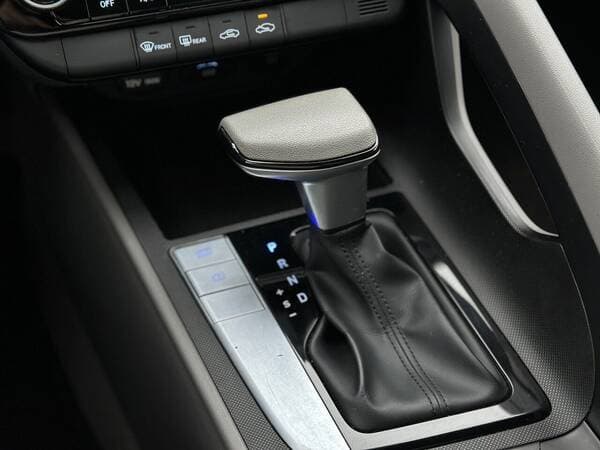2024 Hyundai Elantra — Miniatură 17